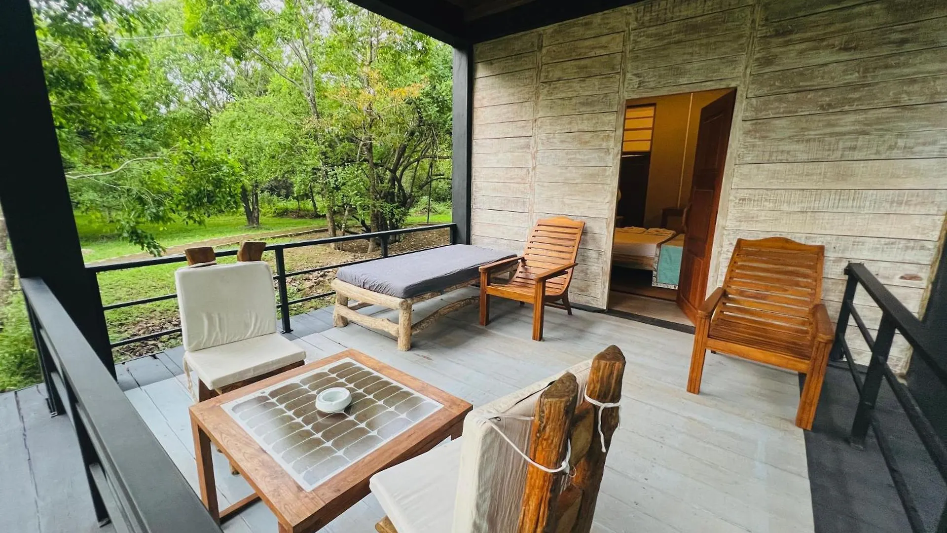 Sigiri Vananthara Sigiriya 0*,